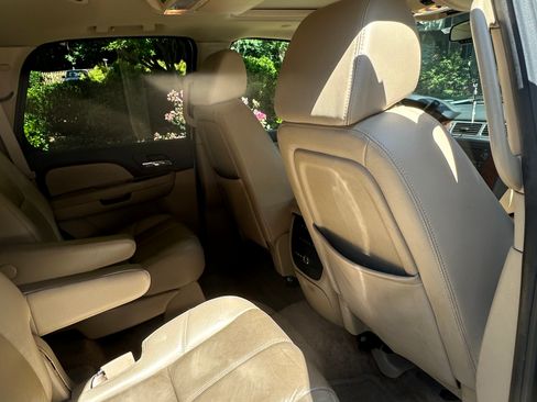 Used 2007 Chevrolet Tahoe LT w/ LT Preferred Equipment Group RWD image 19