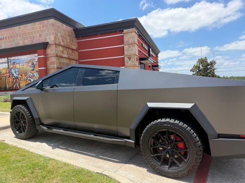 Used 2026 Tesla Cybertruck Cyberbeast AWD/4WD image 13