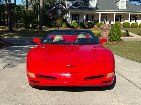 Used 1998 Chevrolet Corvette Convertible RWD image 6