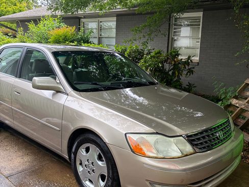 Used 2003 Toyota Avalon XLS FWD image 1