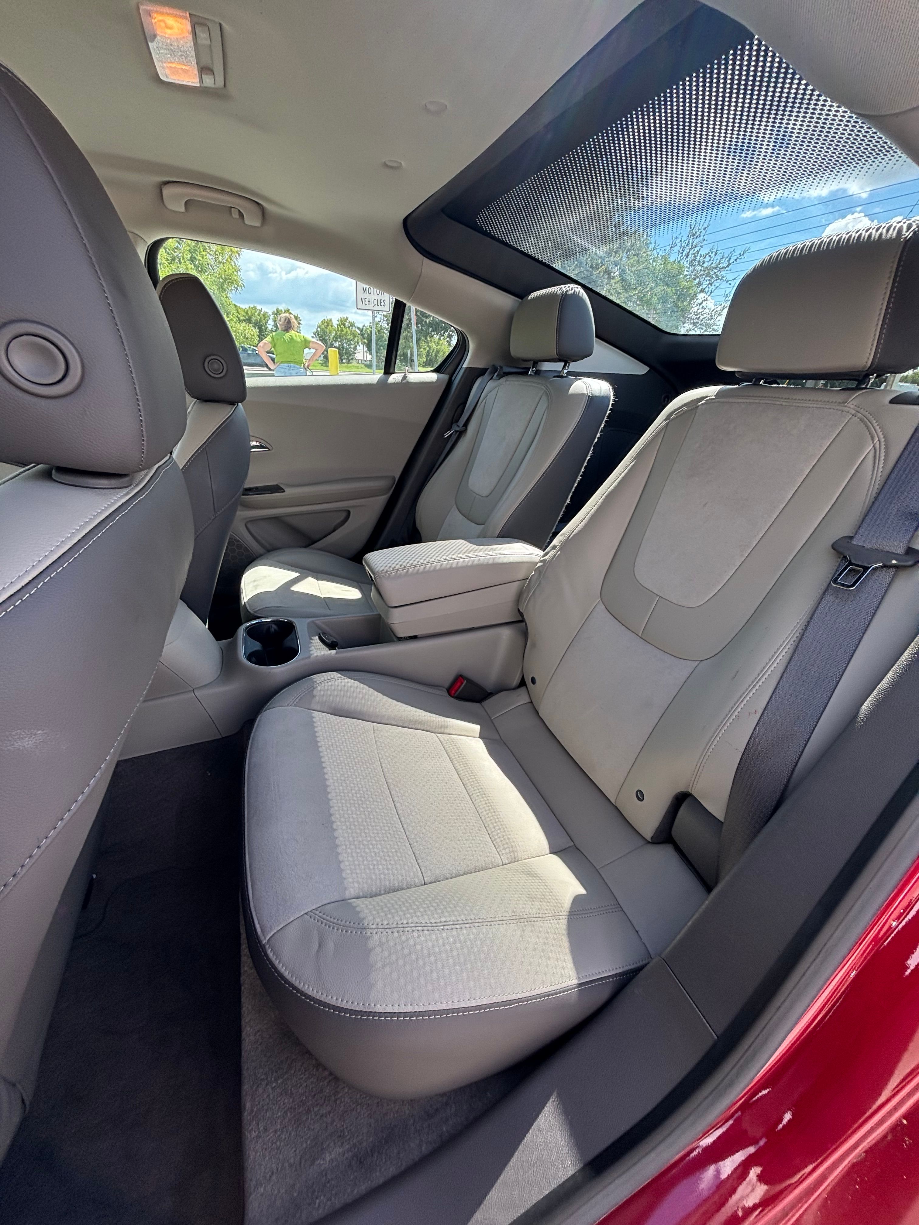 Used 2013 Chevrolet Volt Premium w/ Premium Trim Package FWD image 13
