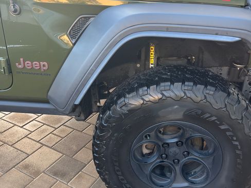 Used 2023 Jeep Wrangler Unlimited Rubicon w/ Xtreme 35 Tire Package AWD/4WD image 4