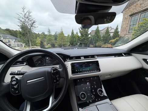 Used 2019 Land Rover Range Rover Velar S AWD/4WD image 6