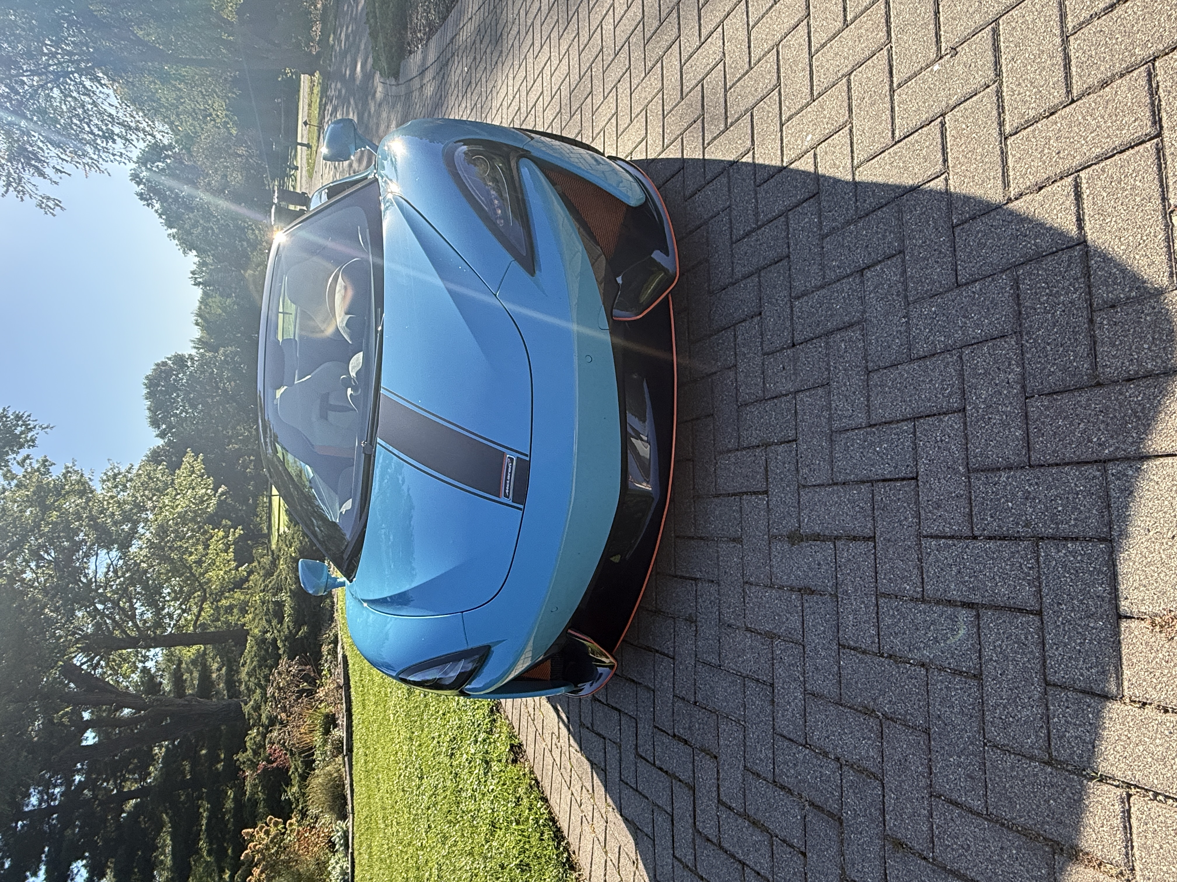 Used 2018 McLaren 570S Spider RWD image 4