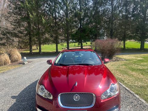 Used 2011 Jaguar XF image 6
