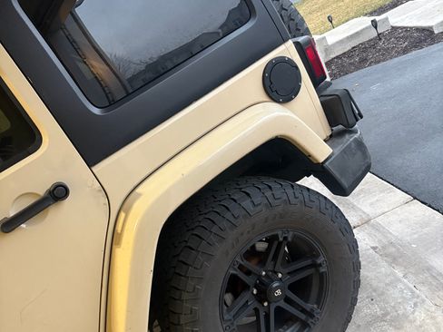 Used 2011 Jeep Wrangler Unlimited Sahara w/ Dual Top Group image 4