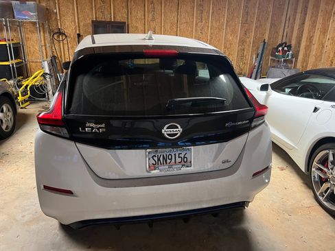 Used 2018 Nissan Leaf SL image 11