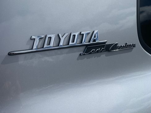 Used 2021 Toyota Land Cruiser Heritage Edition image 6