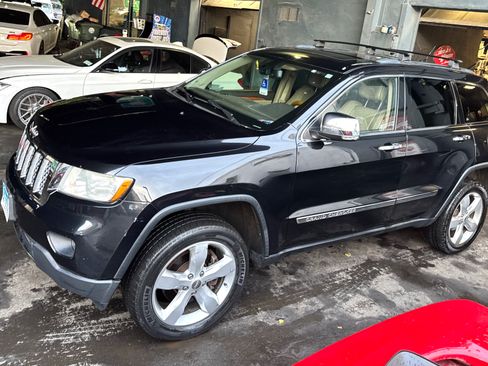 Used 2013 Jeep Grand Cherokee Overland w/ Advance Technology Group image 1