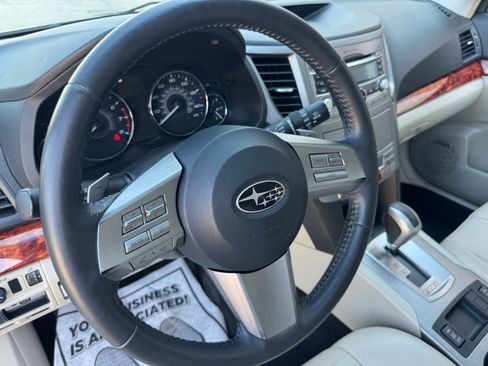 Used 2010 Subaru Outback 2.5i Limited AWD/4WD image 30