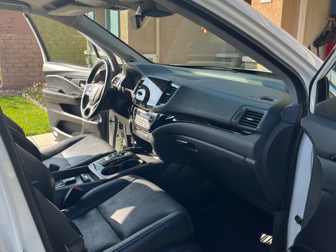 Used 2019 Honda Pilot Elite image 12