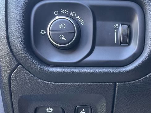 Used 2021 RAM 1500 Big Horn AWD/4WD image 10