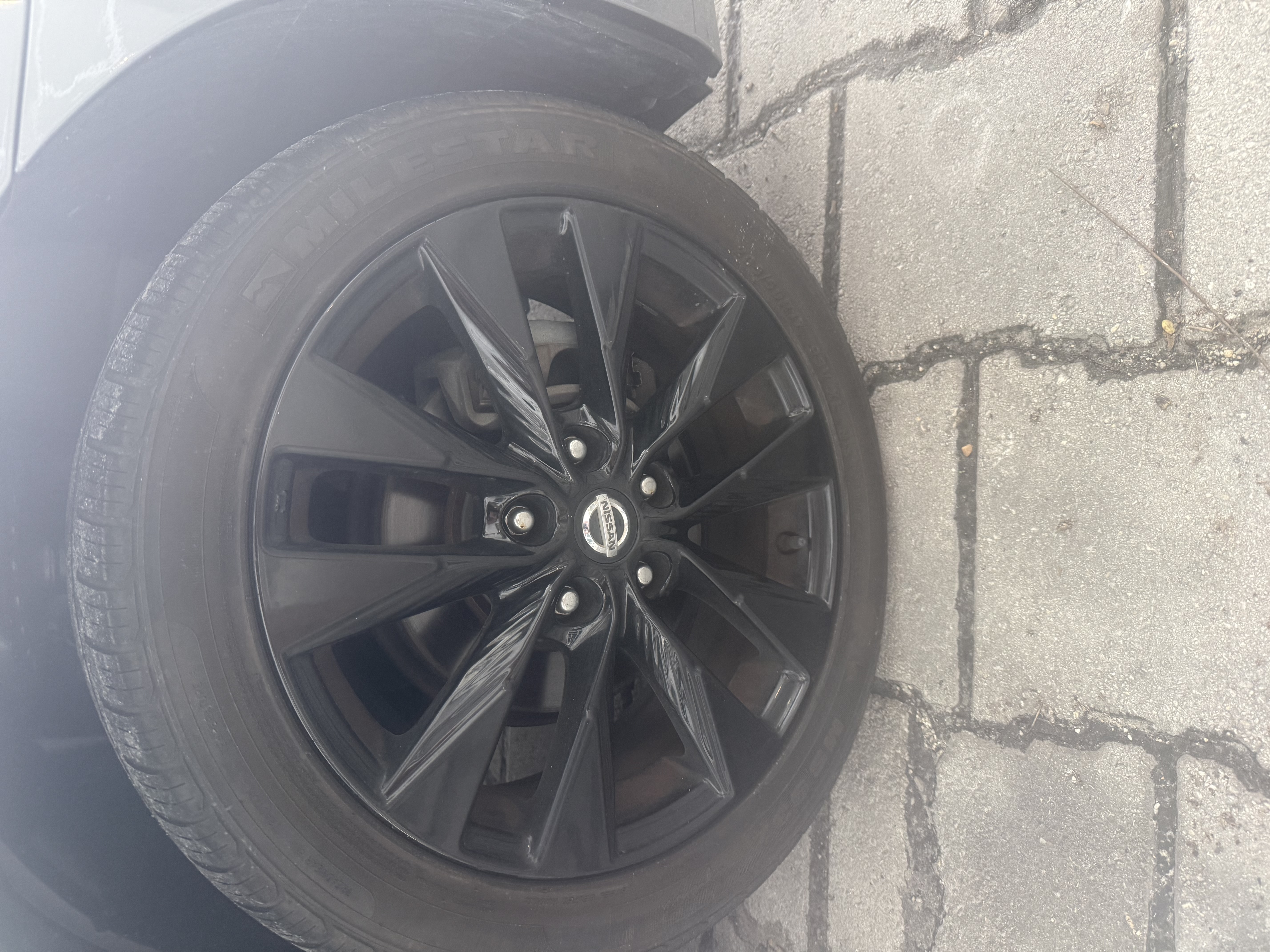Used 2018 Nissan Sentra SR w/ Electronics Package FWD image 8