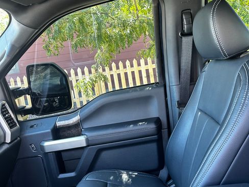 Used 2022 Ford F250 Lariat w/ Black Appearance Package AWD/4WD image 16