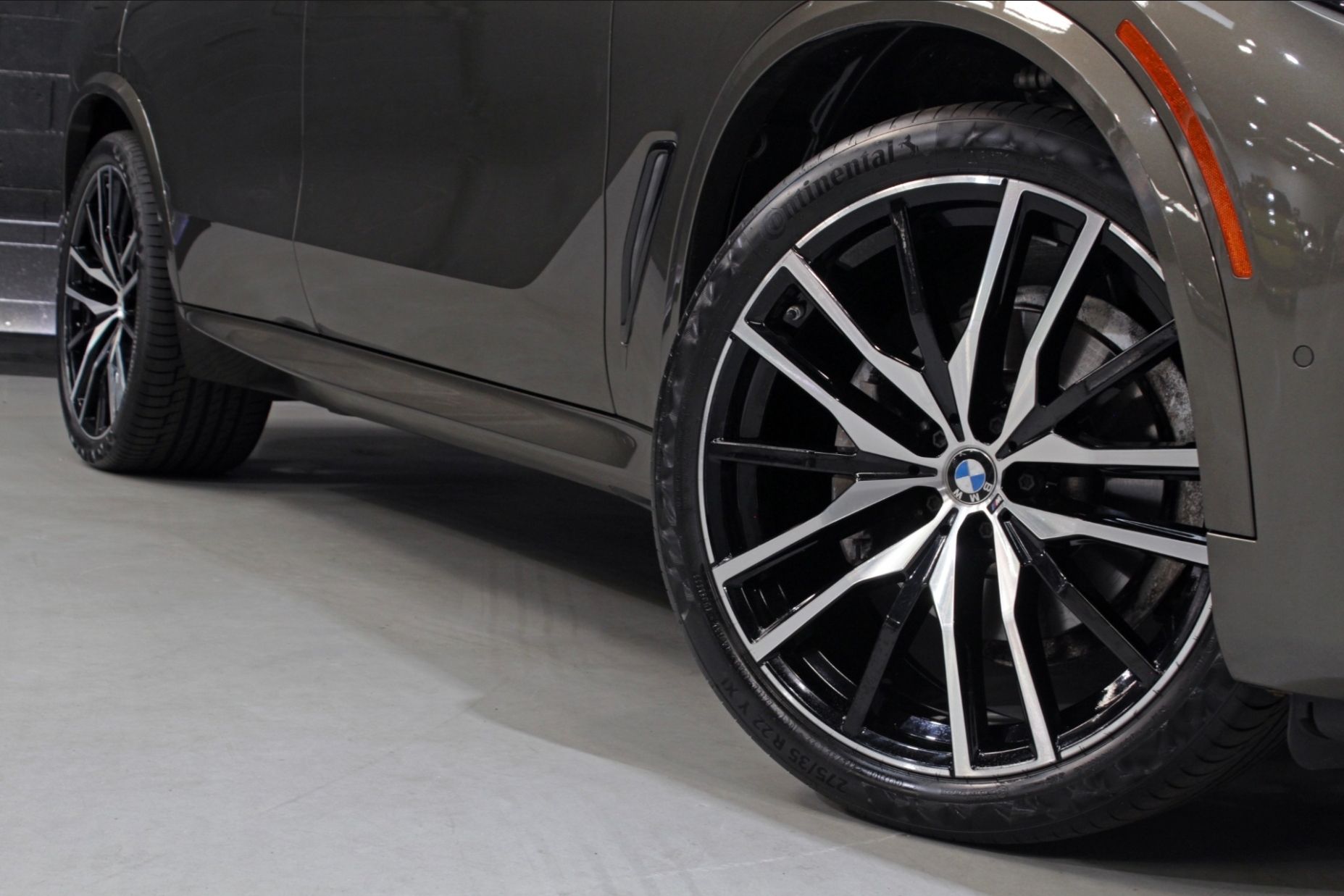 Used 2021 BMW X5 sDrive40i w/ M Sport Package RWD image 15