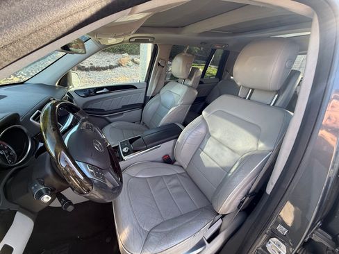 Used 2014 Mercedes-Benz GL 550 4MATIC image 7