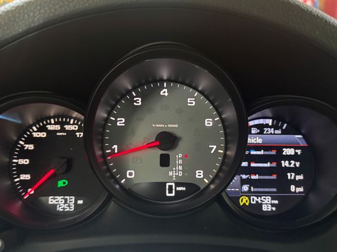 Used 2015 Porsche Macan S w/ Premium Package Plus AWD/4WD image 8