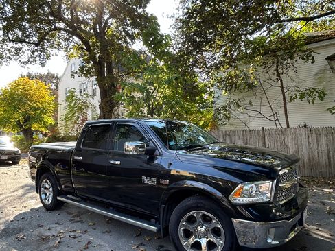 Used 2018 RAM 1500 Laramie image 14