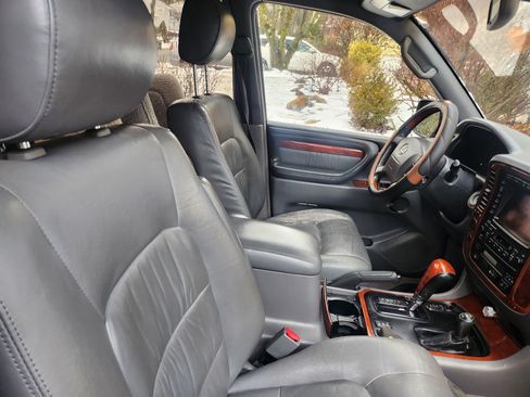 Used 2002 Lexus LX 470 4WD image 12