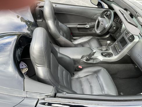 Used 2006 Chevrolet Corvette Convertible w/ Preferred Equipment Group image 10