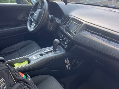 Used 2018 Honda HR-V LX image 7