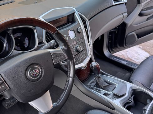 Used 2011 Cadillac SRX Luxury image 5
