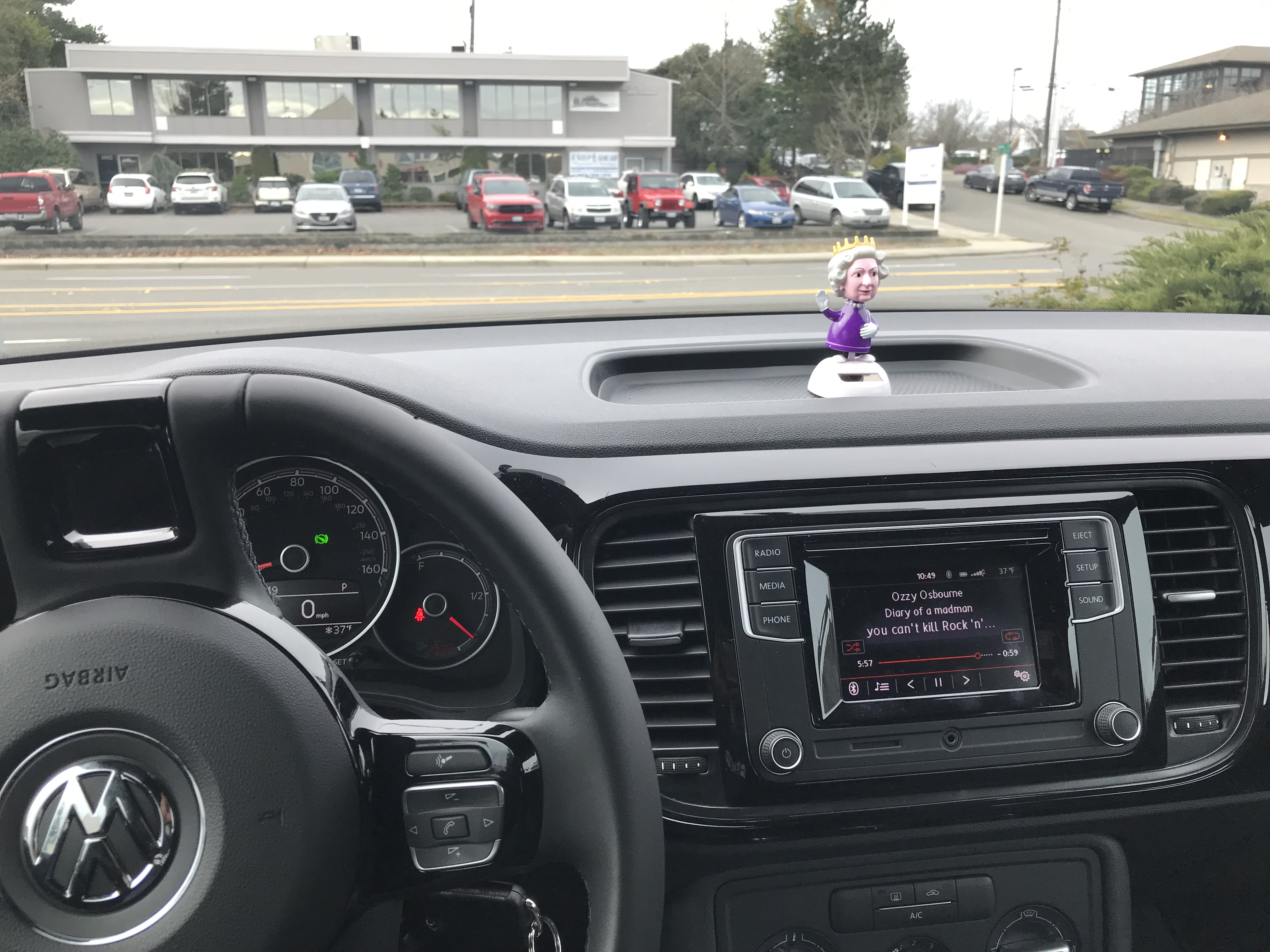 Used 2018 Volkswagen Beetle 2.0T S FWD image 2