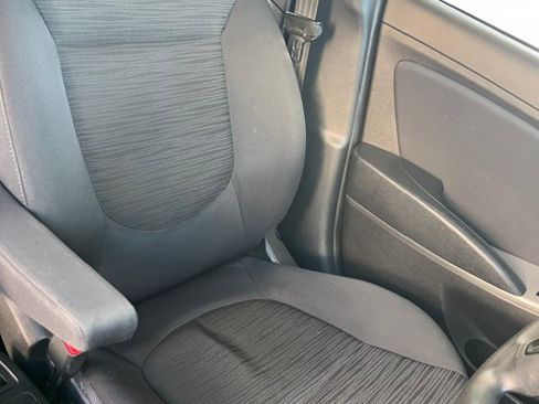 Used 2017 Hyundai Accent SE FWD image 28