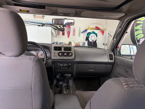 Used 2001 Nissan Xterra SE AWD/4WD image 10