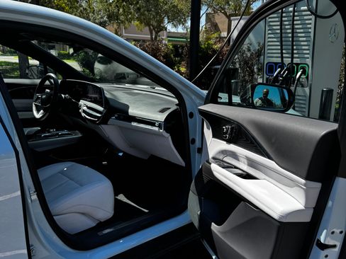 Used 2024 Cadillac Lyriq Luxury w/ LPO, Floor Liner Package AWD/4WD image 9