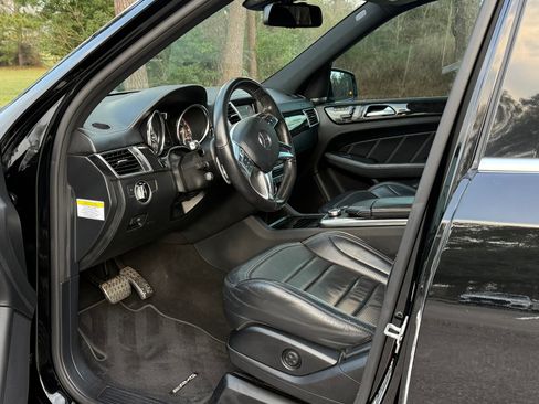 Used 2014 Mercedes-Benz ML 63 AMG 4MATIC image 11