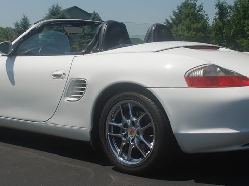 Used 2004 Porsche Boxster RWD image 5