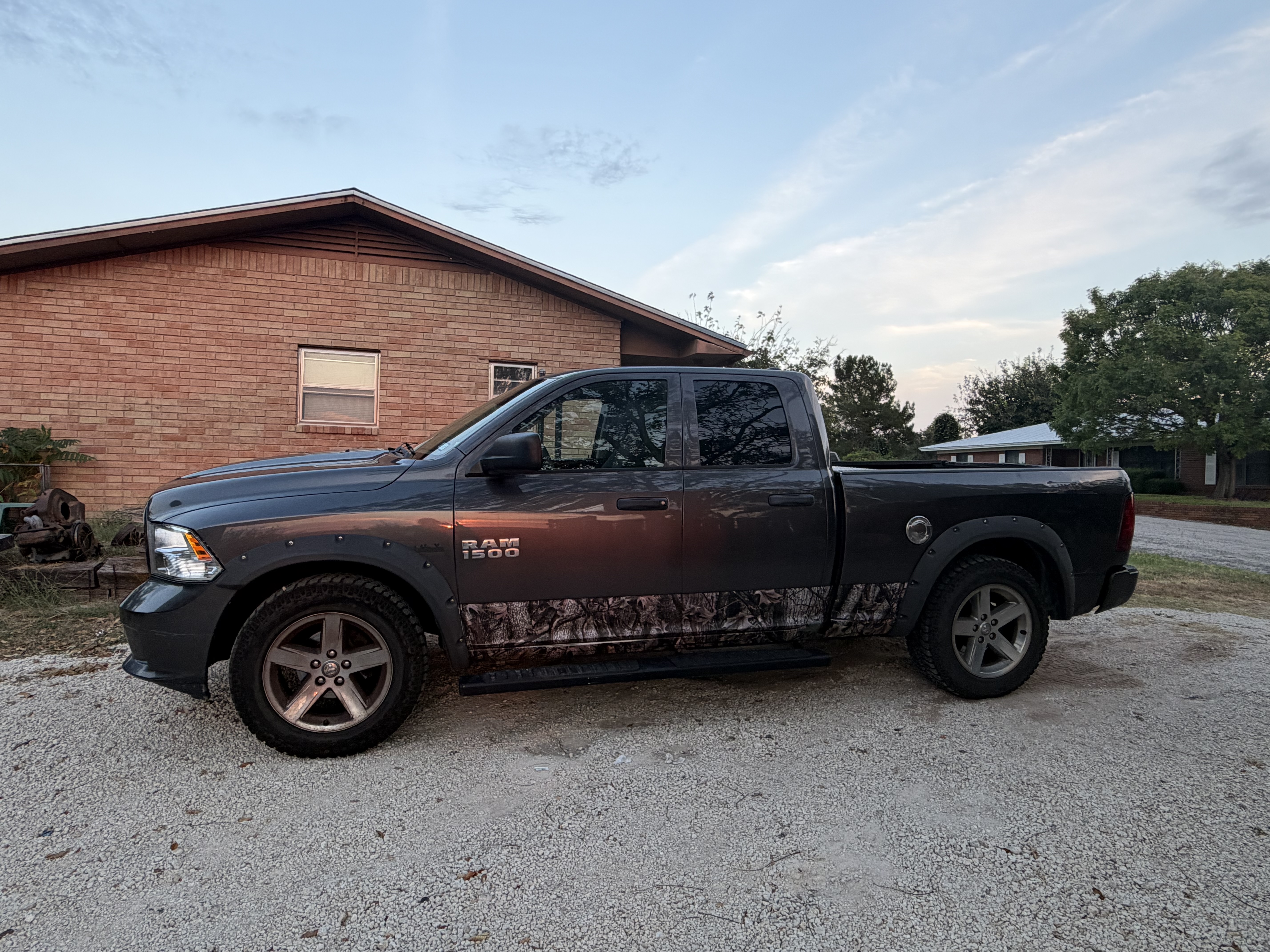 Used 2016 RAM 1500 Express AWD/4WD image 1
