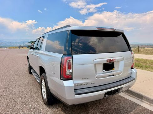 Used 2019 GMC Yukon XL SLT AWD/4WD image 4