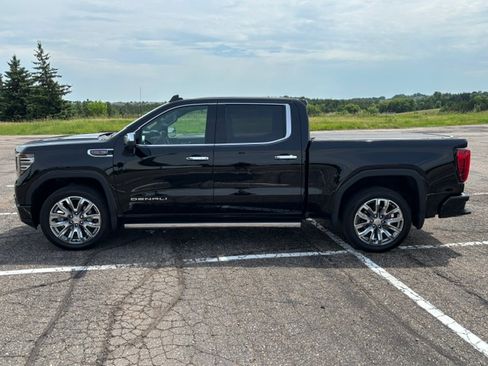 Used 2024 GMC Sierra 1500 Denali AWD/4WD image 10