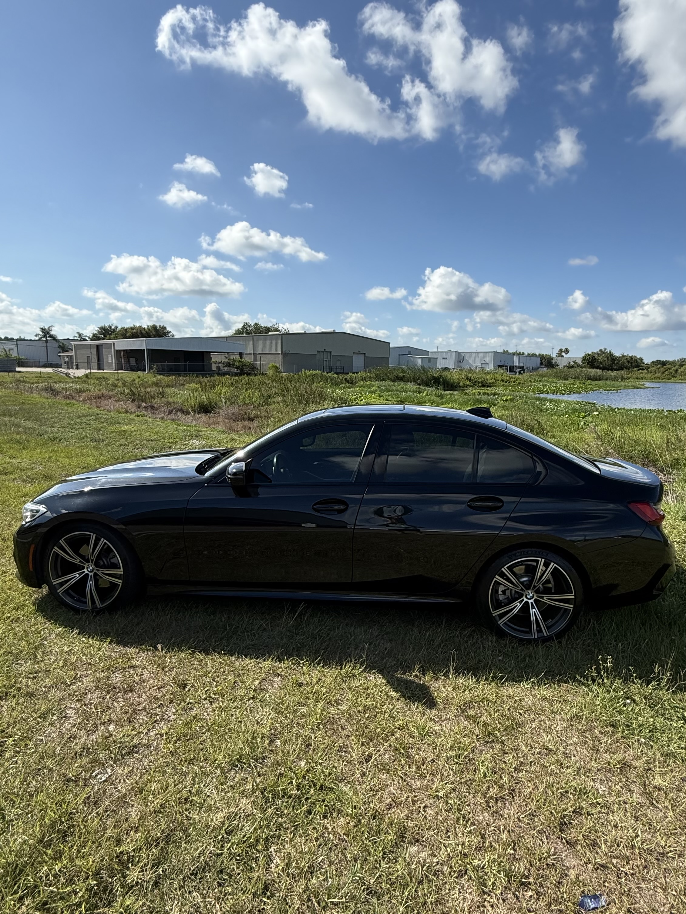 Used 2020 BMW 330i Sedan w/ M Sport Package RWD image 4
