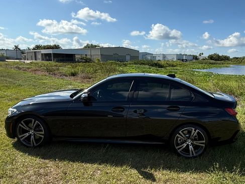 Used 2020 BMW 330i Sedan w/ M Sport Package RWD image 4