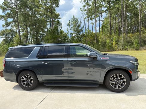 Used 2021 Chevrolet Suburban Z71 w/ Z71 Off-Road Package AWD/4WD image 1