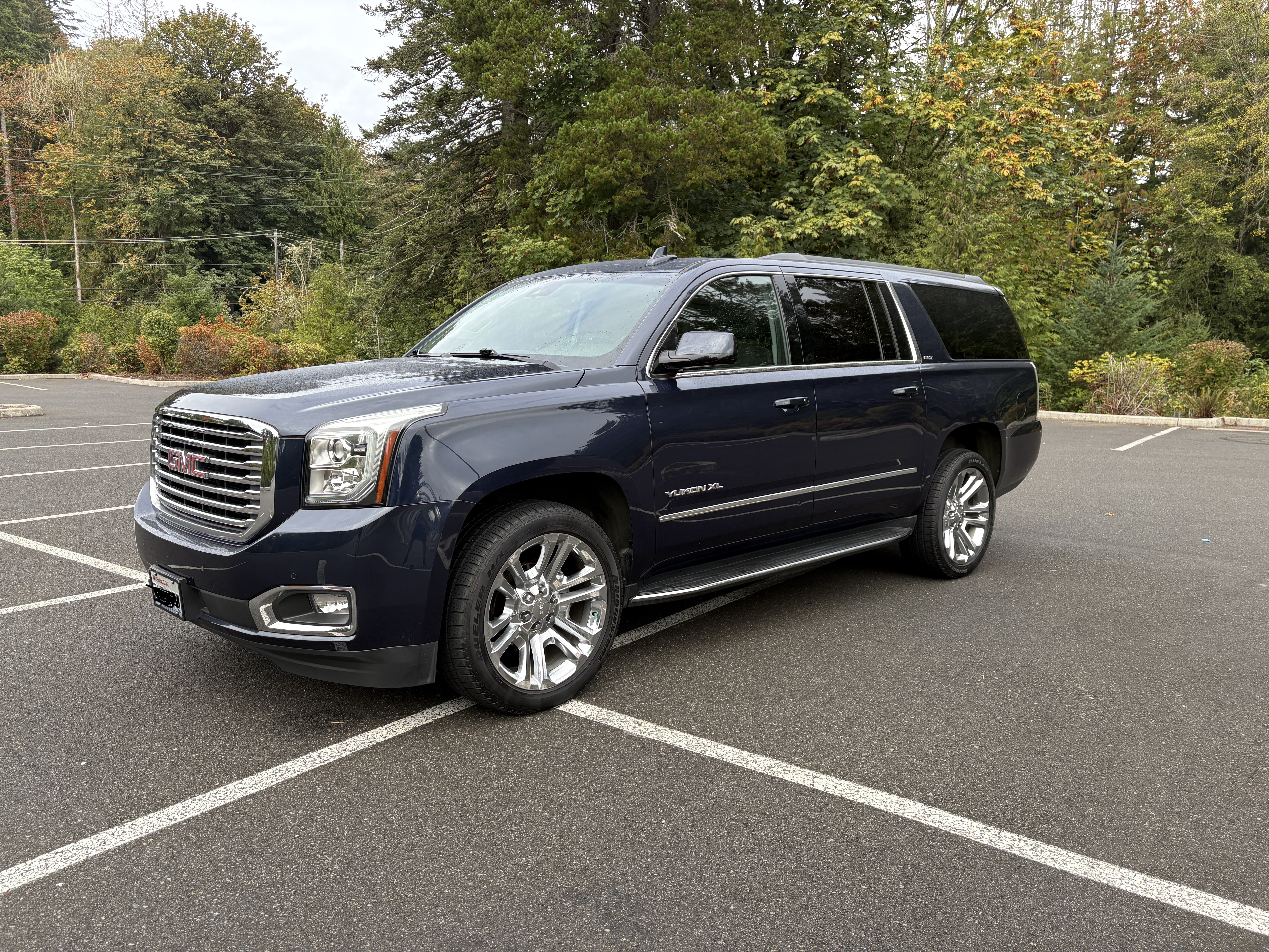 Used 2018 GMC Yukon XL SLT w/ Premium Edition AWD/4WD image 1