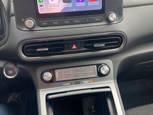 Used 2023 Hyundai Kona SE image 13