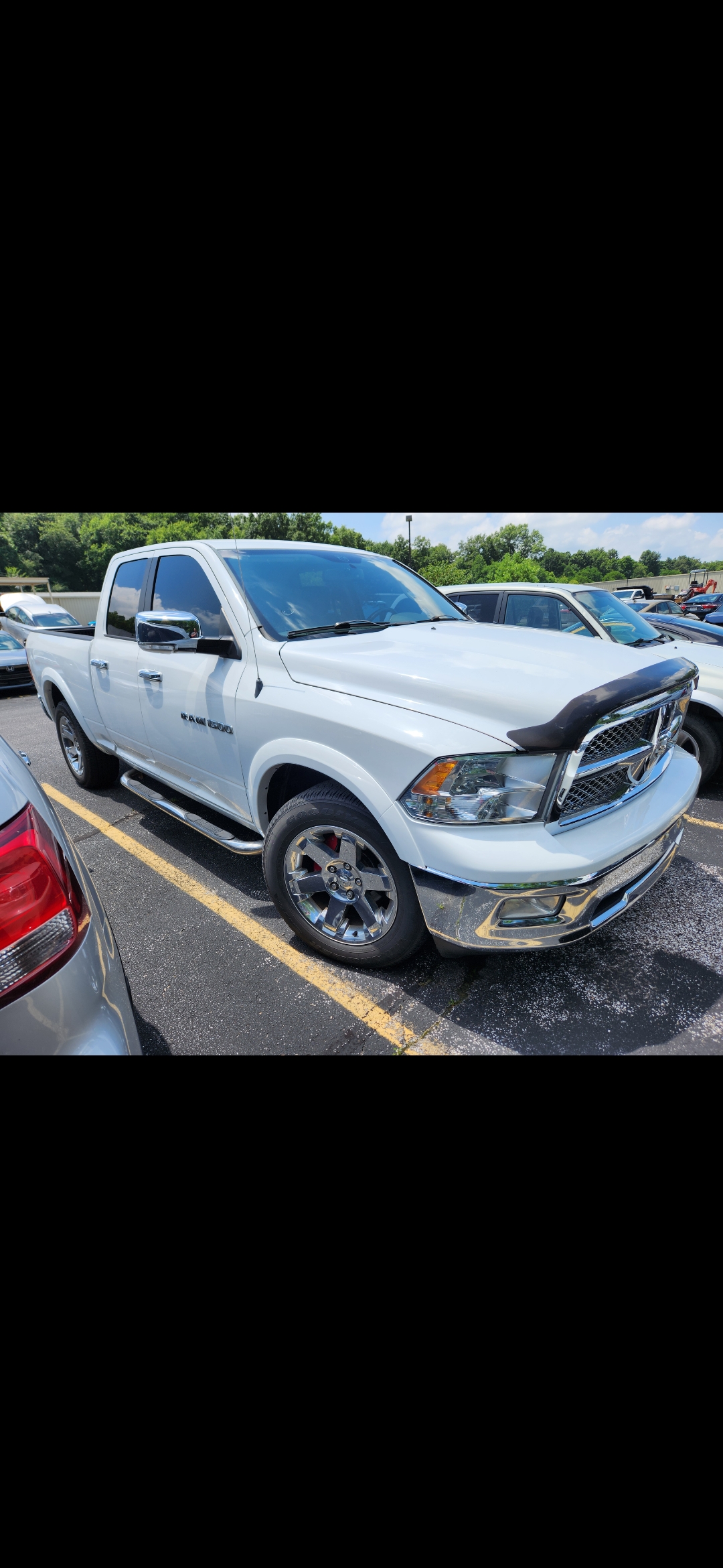 Used 2011 RAM 1500 Laramie AWD/4WD image 2