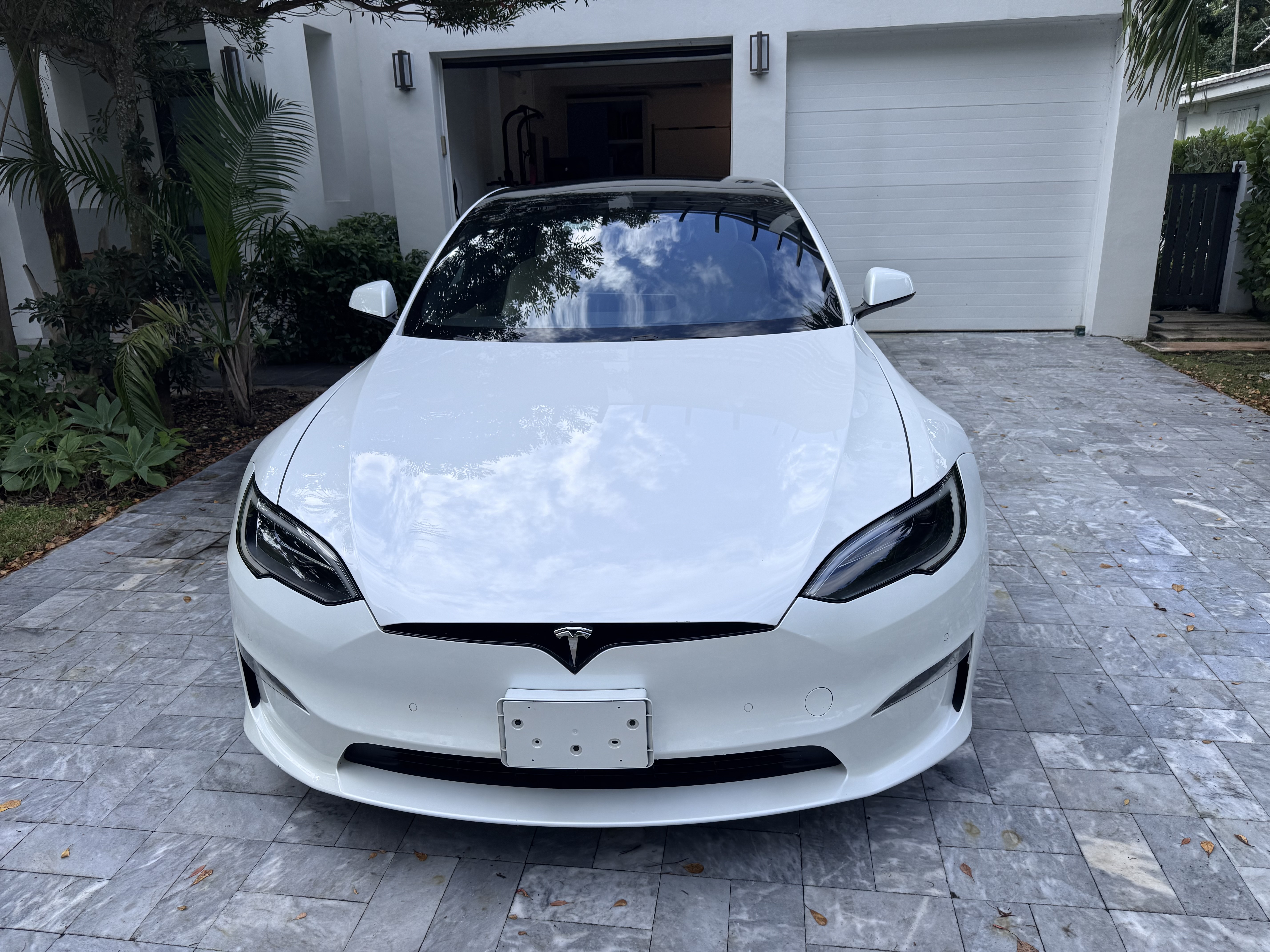 Used 2023 Tesla Model S Standard Range AWD/4WD image 1
