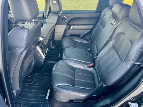 Used 2017 Land Rover Range Rover Sport HSE image 9