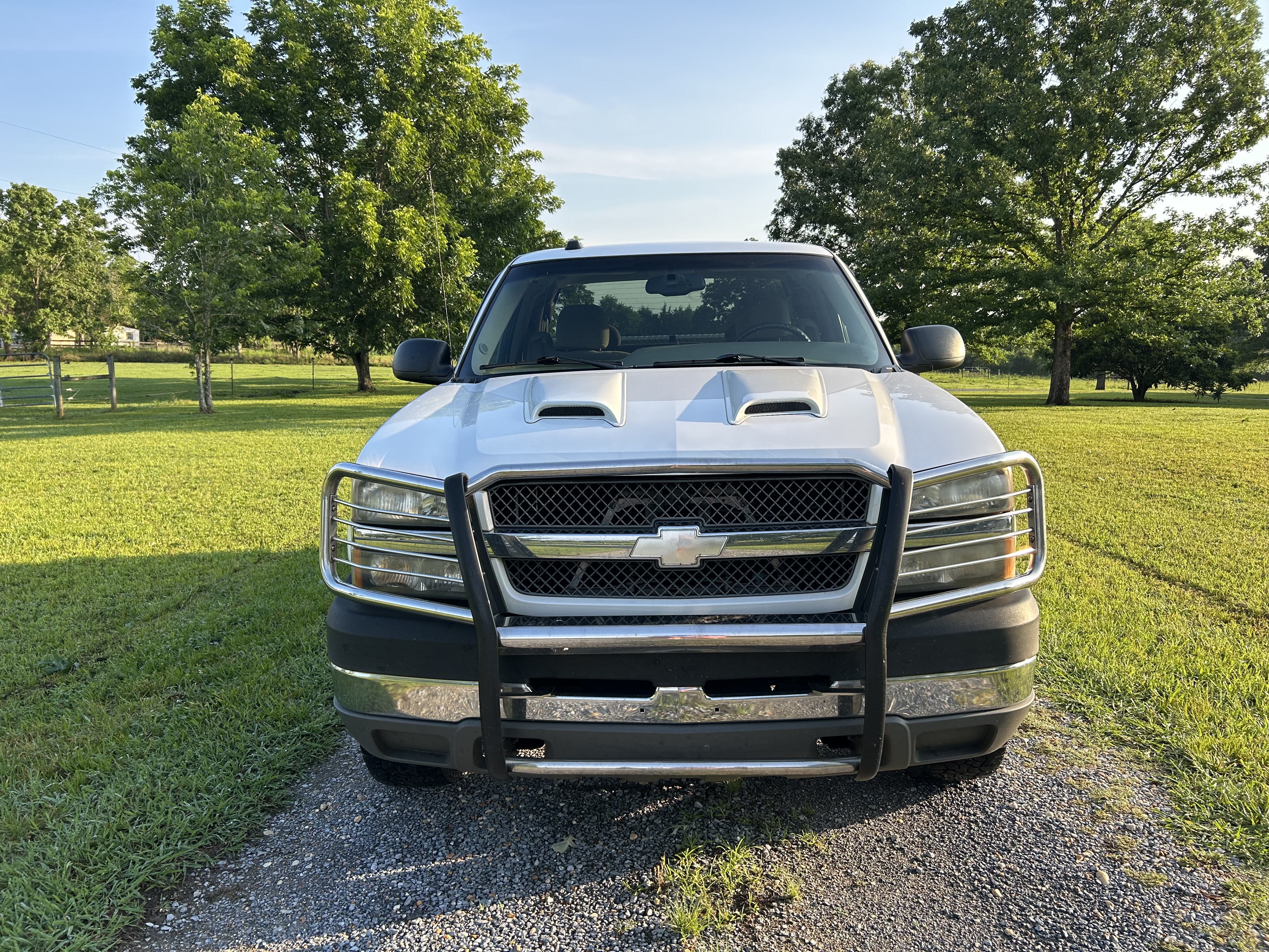 Used 2004 Chevrolet Silverado 2500 2WD Extended Cab image 2