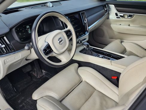 Used 2018 Volvo V90 T6 Cross Country w/ Convenience Package image 6