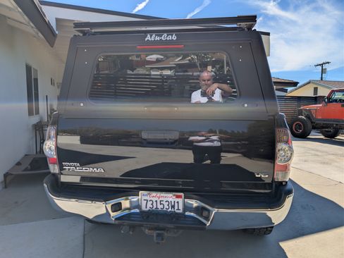 Used 2015 Toyota Tacoma 4x4 Double Cab w/ TRD Off-Road Package image 28