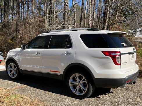 Used 2015 Ford Explorer Limited w/ Equipment Group 301A image 9