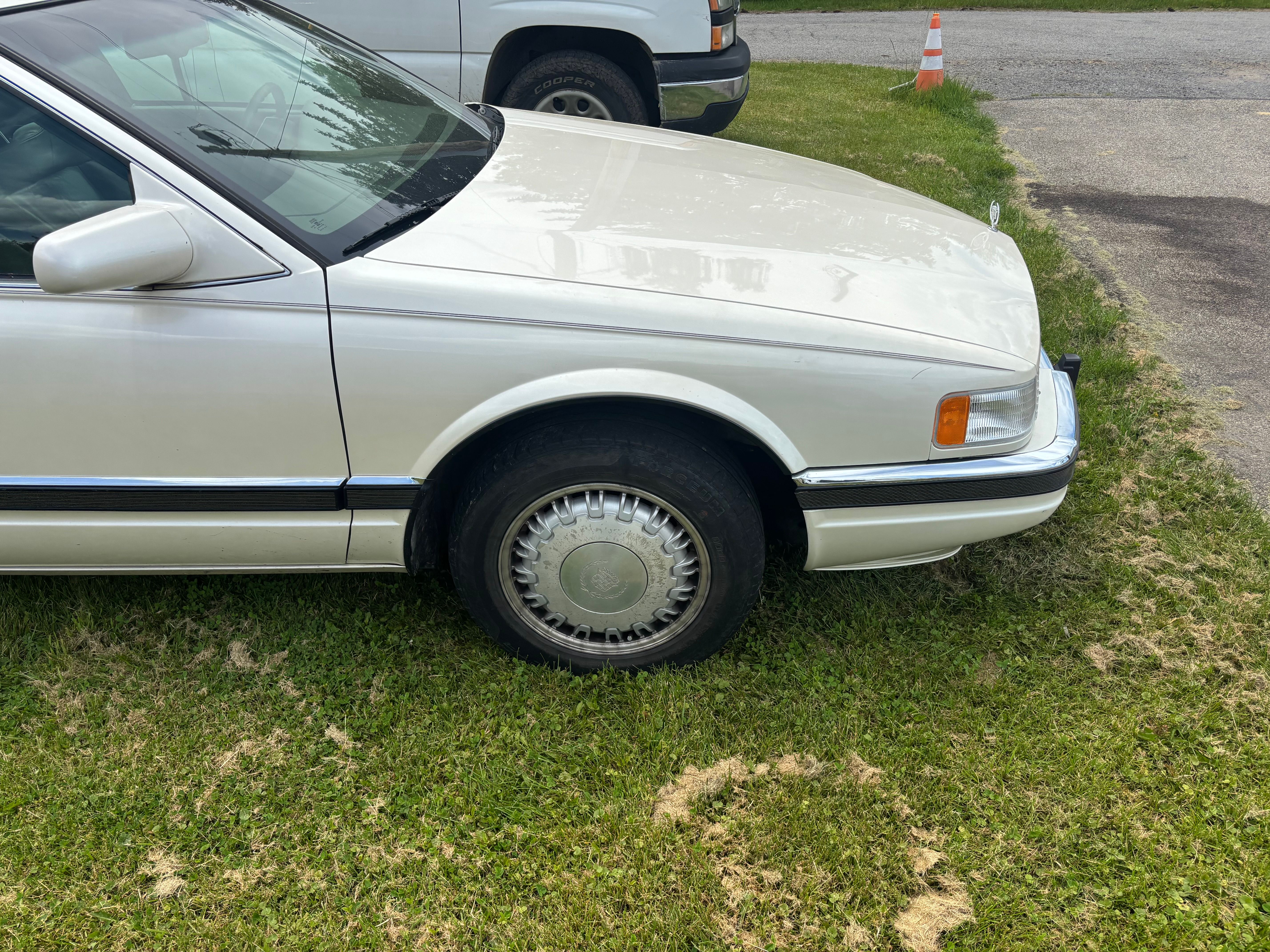 Used 1993 Cadillac Seville FWD image 11