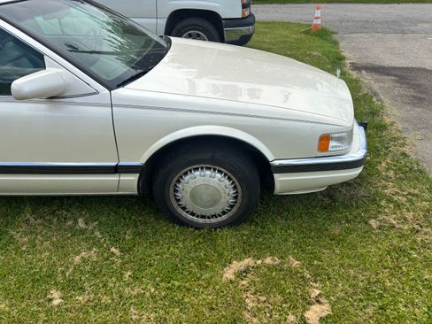 Used 1993 Cadillac Seville FWD image 11