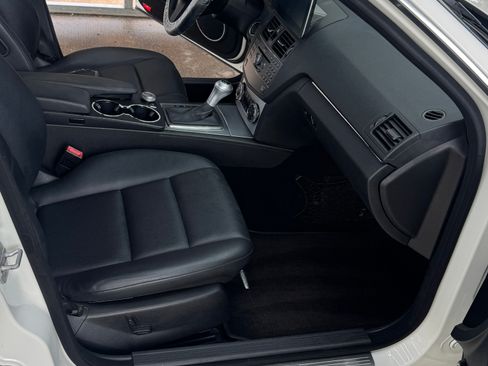 Used 2008 Mercedes-Benz C 300 4MATIC Sedan image 13